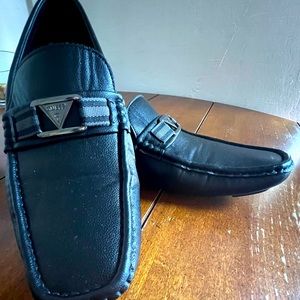 GUESS mens black dress shoes in size 9